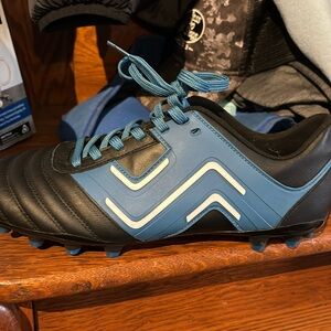 Ida women cleats classic